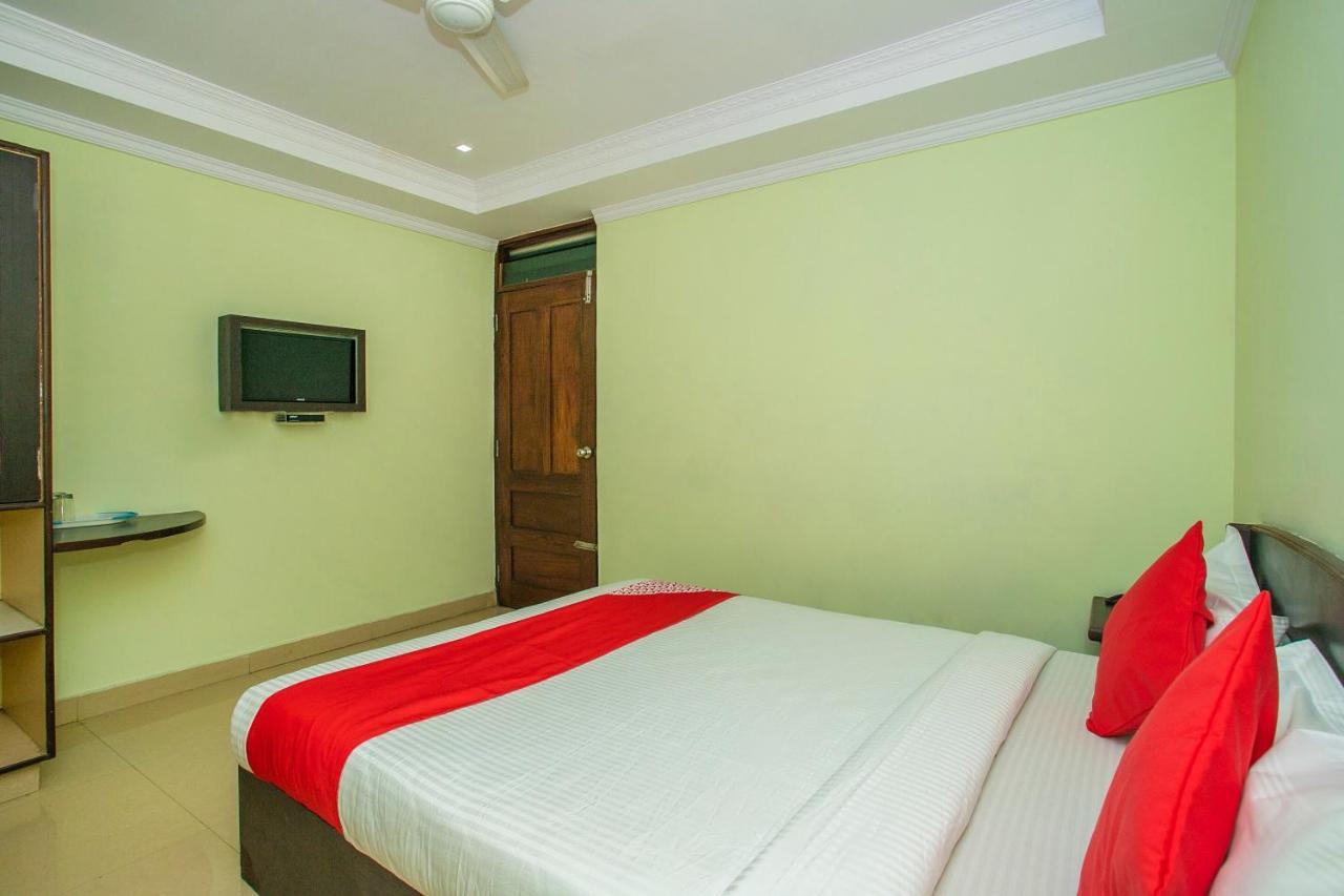 Oyo 25121 Bns Lodge Bangalore Exterior foto