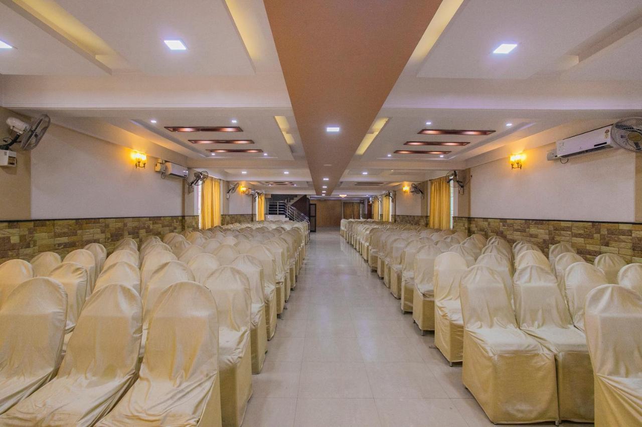 Oyo 25121 Bns Lodge Bangalore Exterior foto